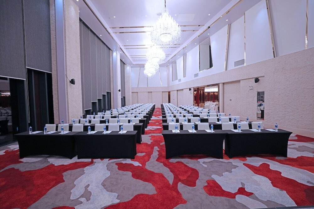 Фото Holiday Inn Shanghai Hongqiao West