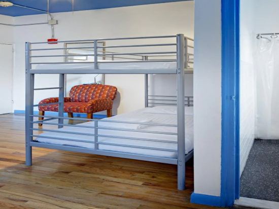 Фото Central Park West Hostel
