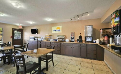 Гостиница Deluxe Inn San Antonio в Сан-Антонио