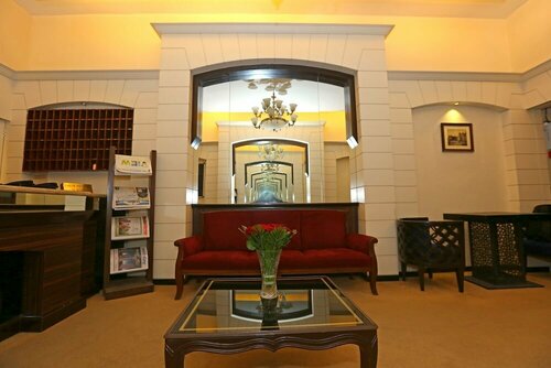 Внешний вид отеля Gulf Hotel Colaba в Мумбаях, фото 3