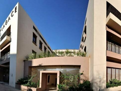 Гостиница Lagace Hotel в Джунии