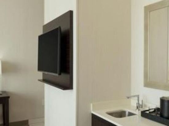 Фото Embassy Suites Louisville Downtown