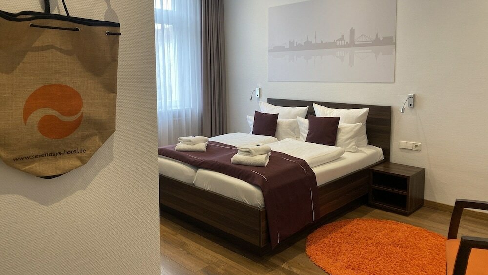 Фото SevenDays Hotel BoardingHouse