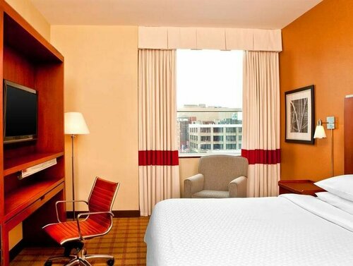 Внешний вид отеля Four Points by Sheraton Philadelphia City Center в Филадельфии, фото 2