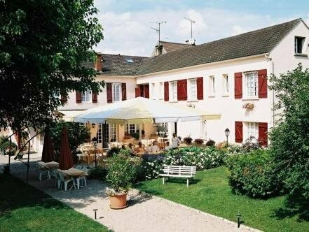 Гостиница Hôtel Les Fleurs в Кламси
