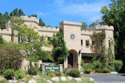 Гостиница Castle Creek Inn в Мидвейле