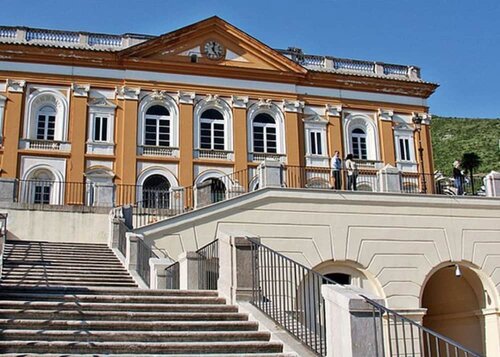 Гостиница Artistic Charming House в Казерте