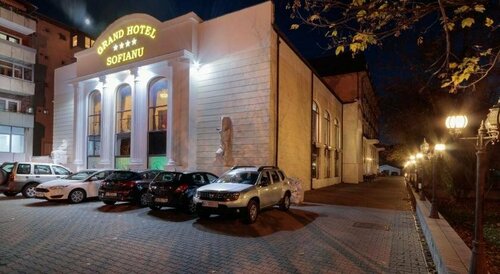 Гостиница Grand Hotel Sofianu в Рымнику Вылча