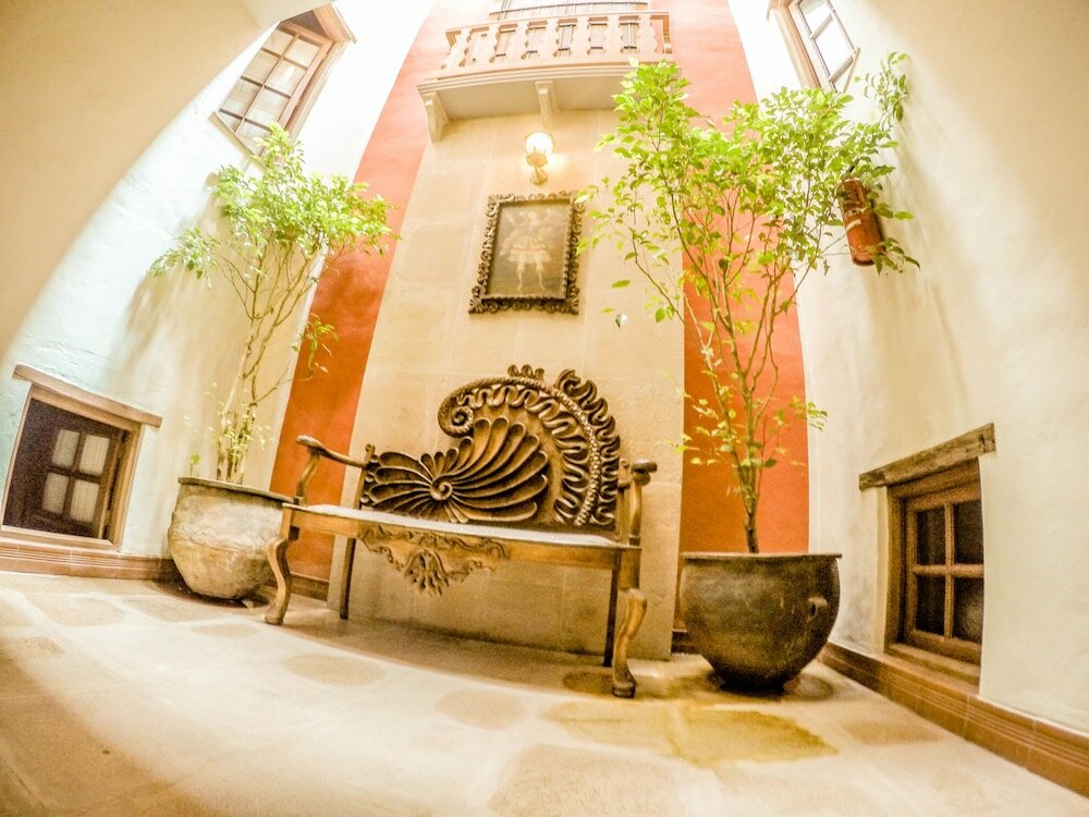 Фото Hotel Monasterio