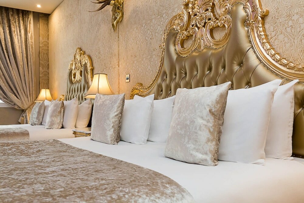 Фото The Dixie Dean Hotel