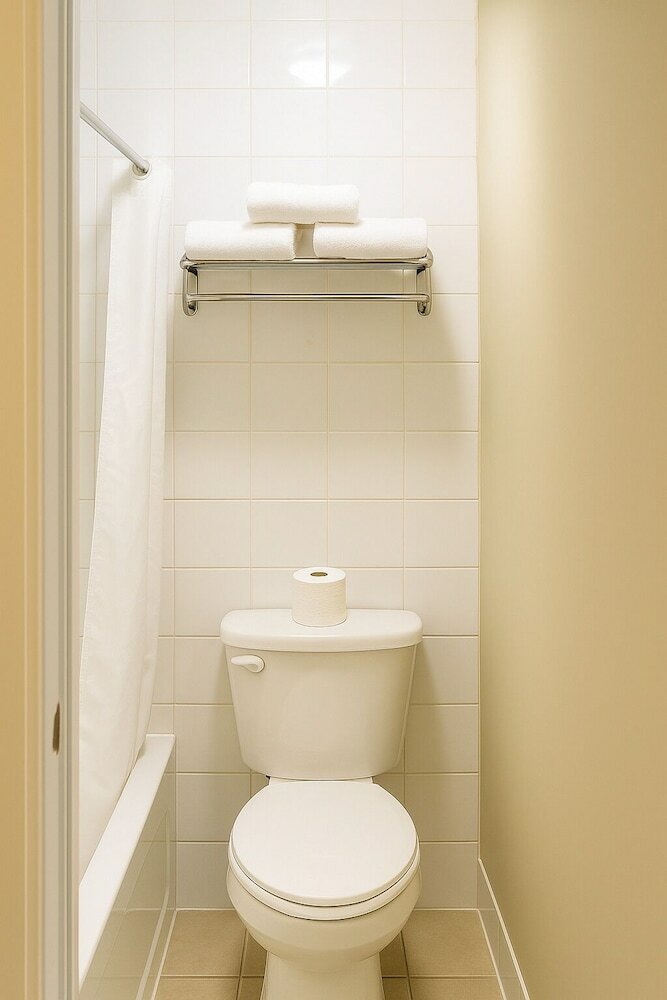 Фото BCMInns Drayton Valley