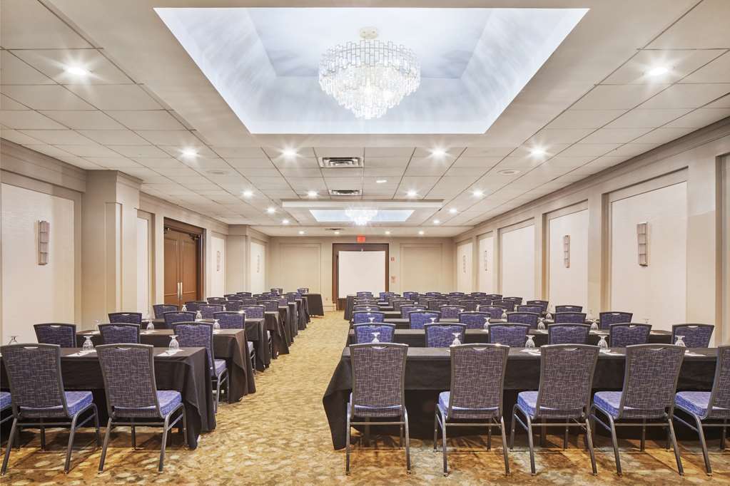 Фото Hilton Hasbrouck Heights