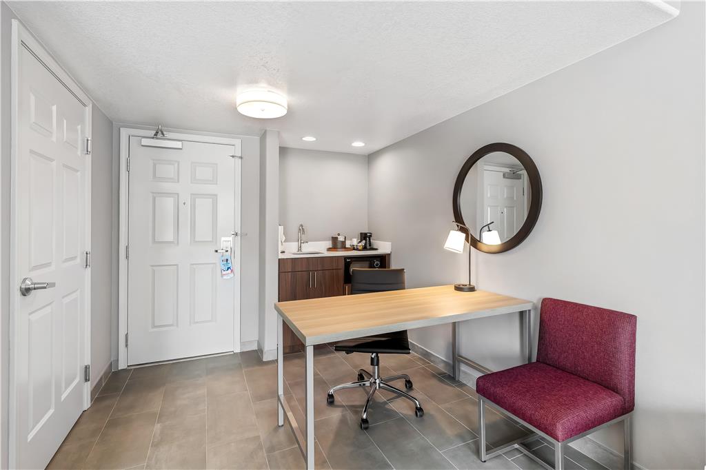 Фото Hampton Inn & Suites Lathrop