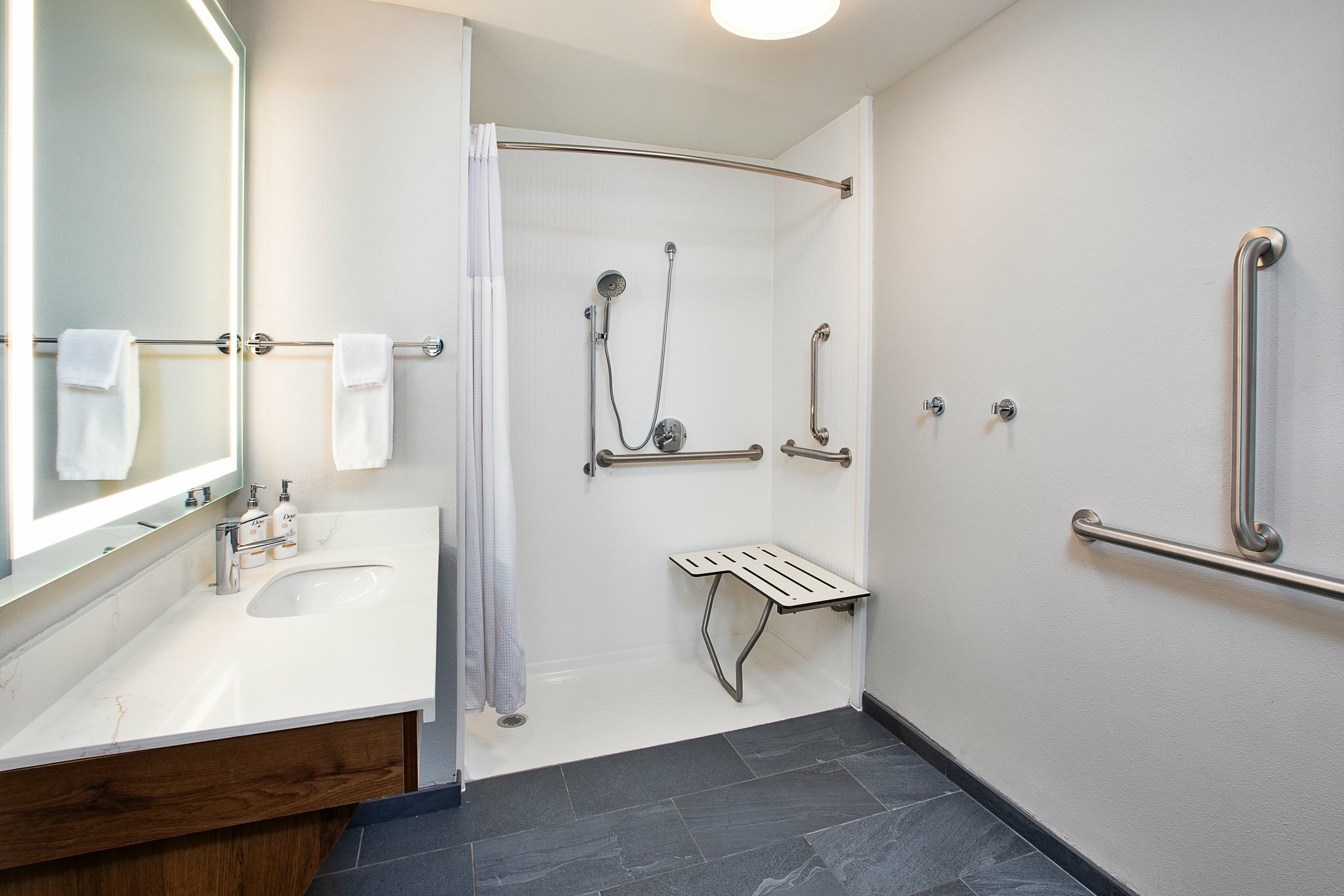 Фото Staybridge Suites Bismarck, an Ihg Hotel