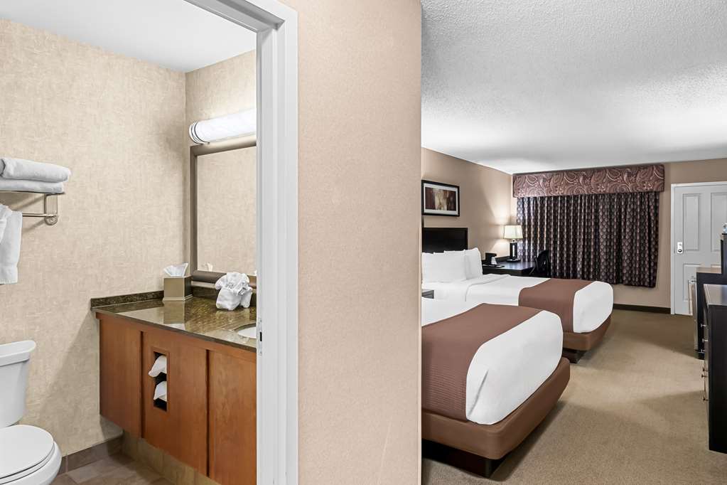 Фото Heartland Inn & Suites, SureStay Collection by Best Western