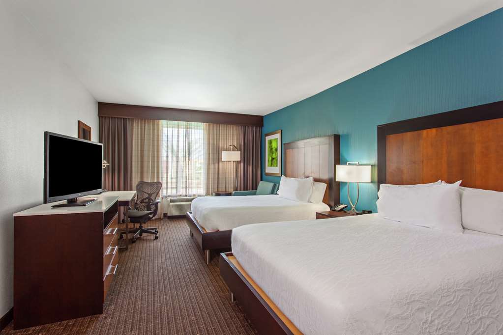 Фото Hilton Garden Inn Victoria