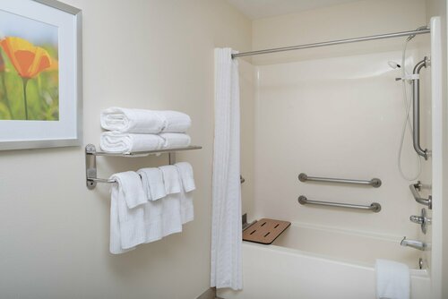 Гостиница Candlewoods Suites Lacey, an Ihg Hotel в Олимпии