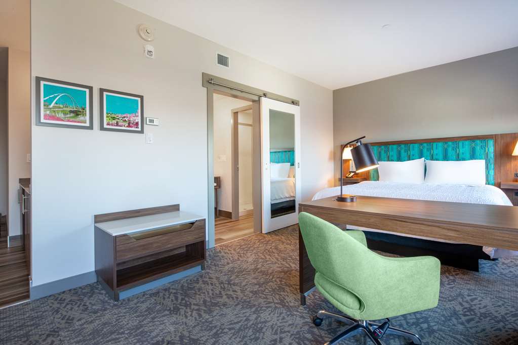 Фото Hampton Inn & Suites by Hilton Edmonton St. Albert