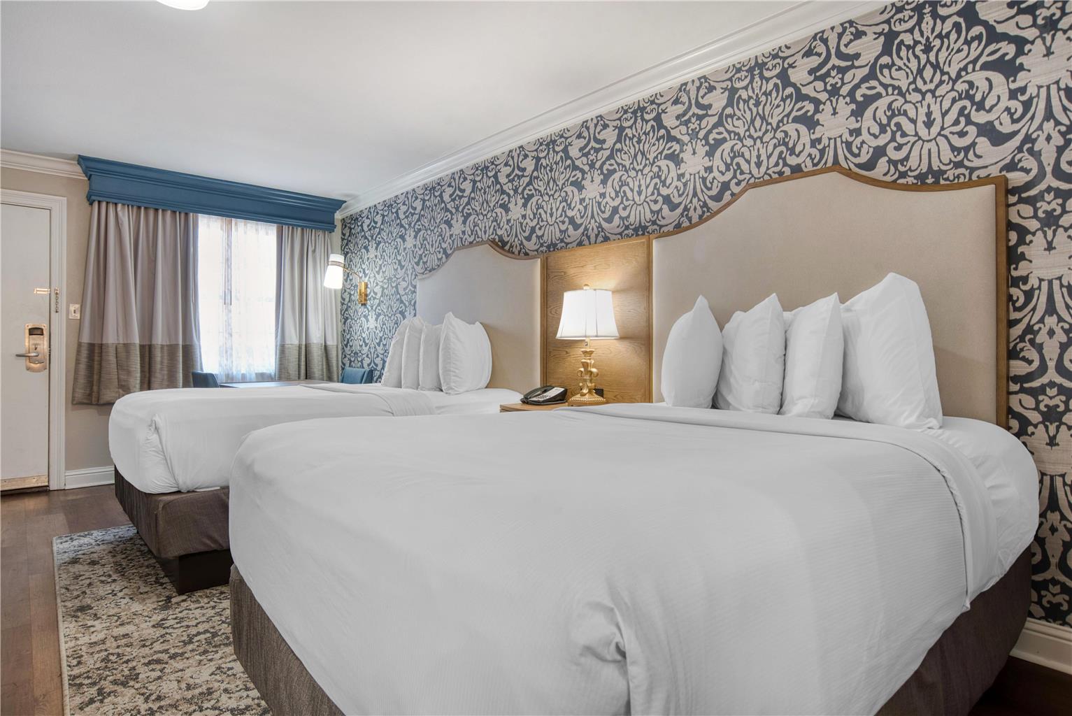 Фото Best Western Plus French Quarter Courtyard Hotel