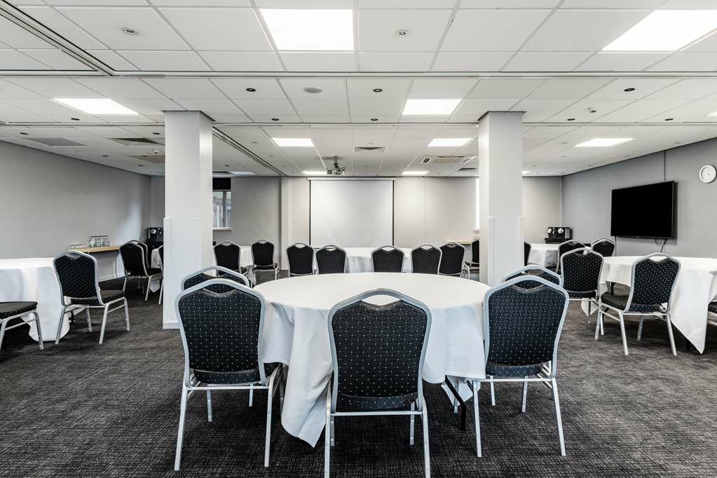 Фото Park Inn by Radisson Peterborough