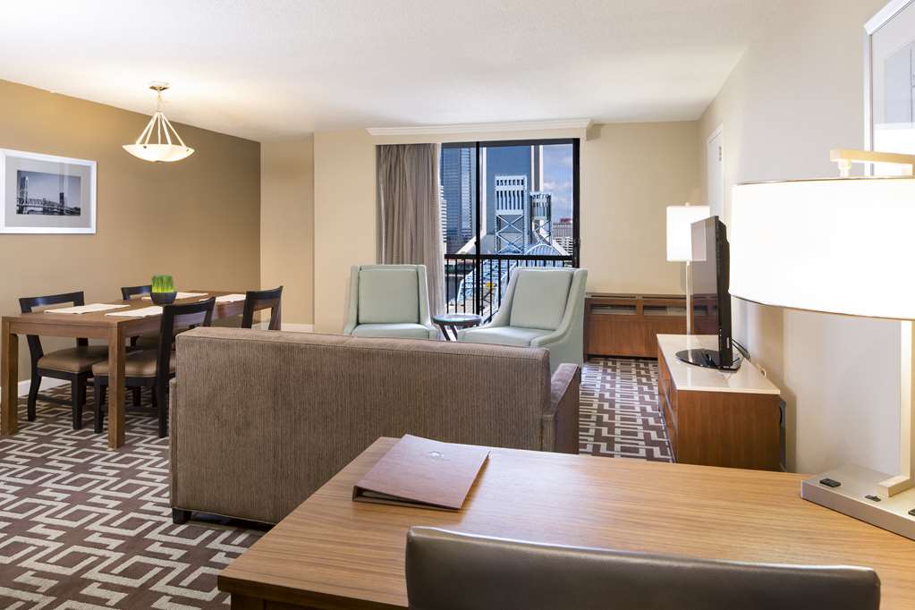 Фото DoubleTree by Hilton Hotel Jacksonville Riverfront