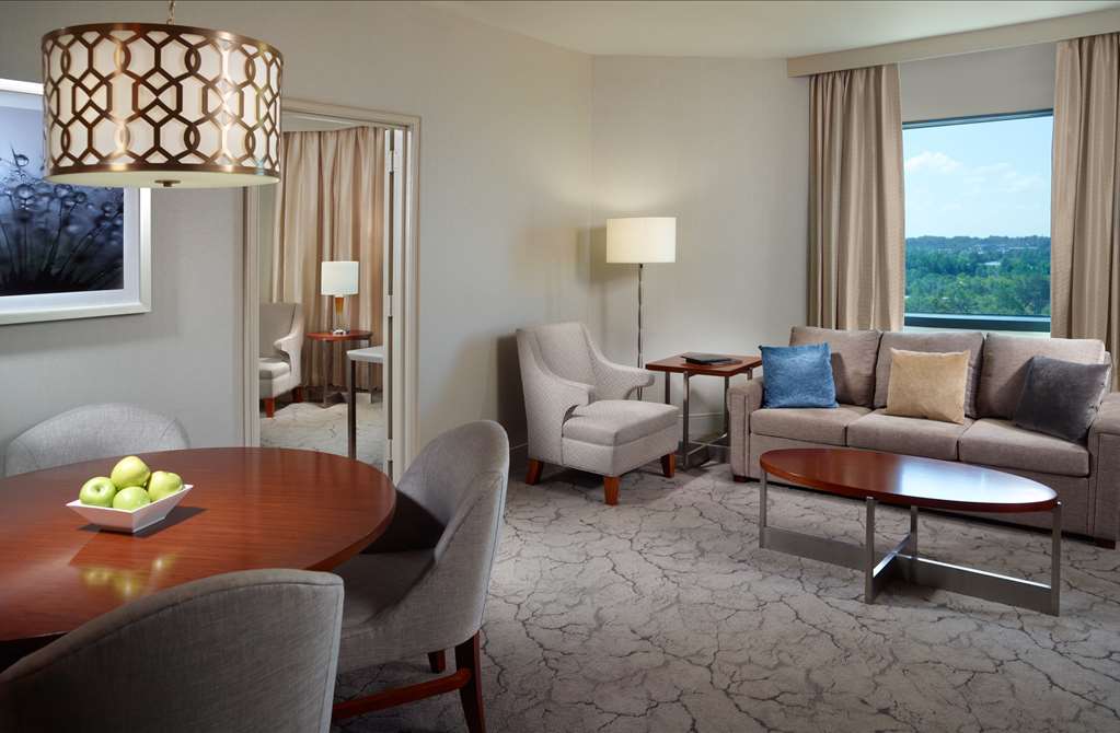 Фото Hilton Atlanta Northeast