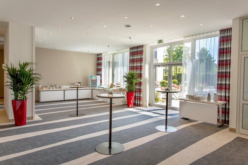 Гостиница Holiday Inn Düsseldorf - Neuss, an Ihg Hotel в Нойсе