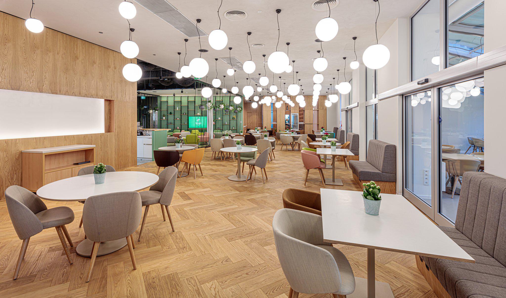 Фото Holiday Inn Prague