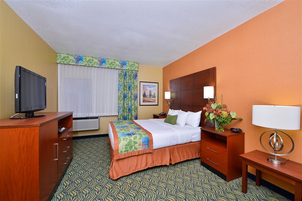 Фото Best Western Plus Fresno Inn