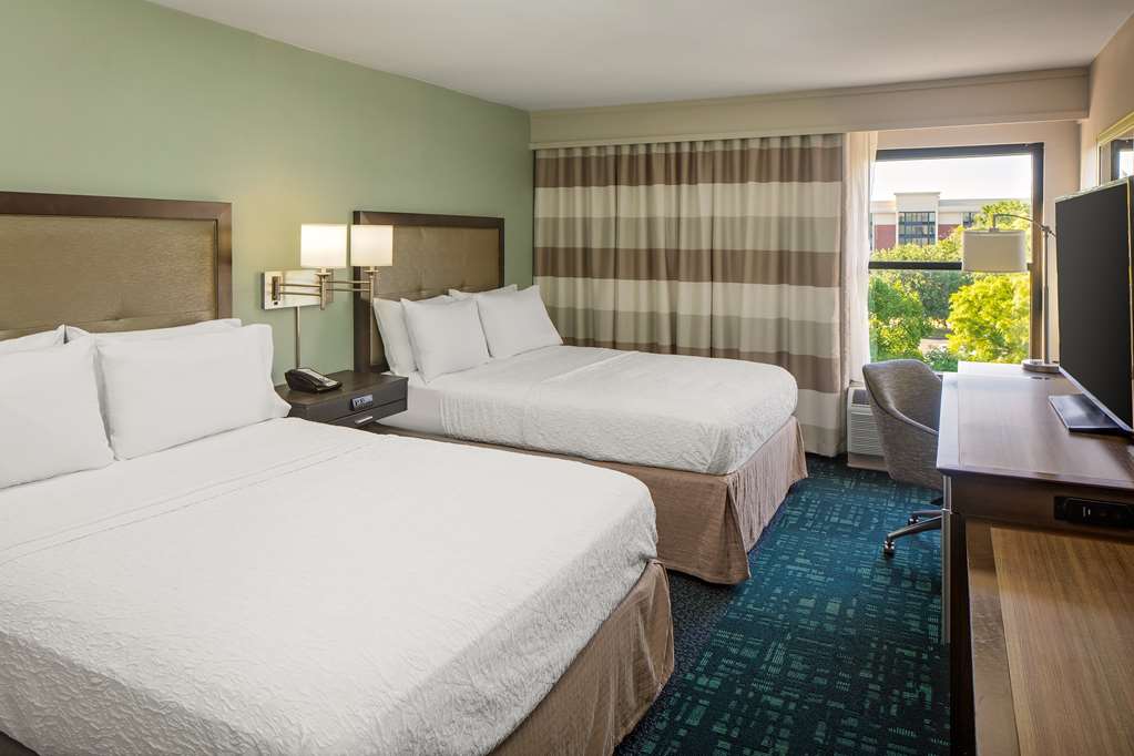 Фото Hampton Inn & Suites Nashville-Airport