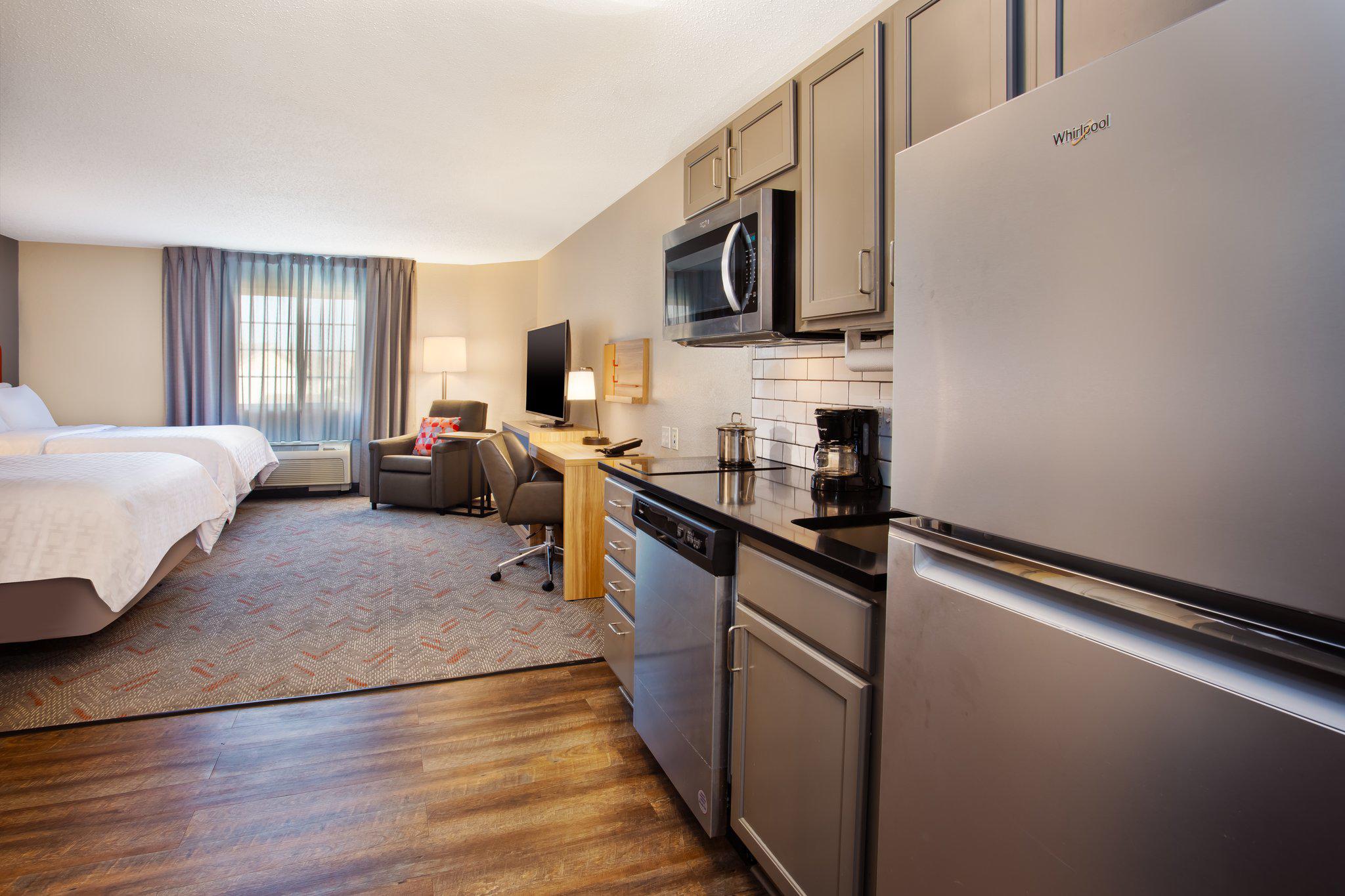 Фото Candlewood Suites Kenosha, an Ihg Hotel
