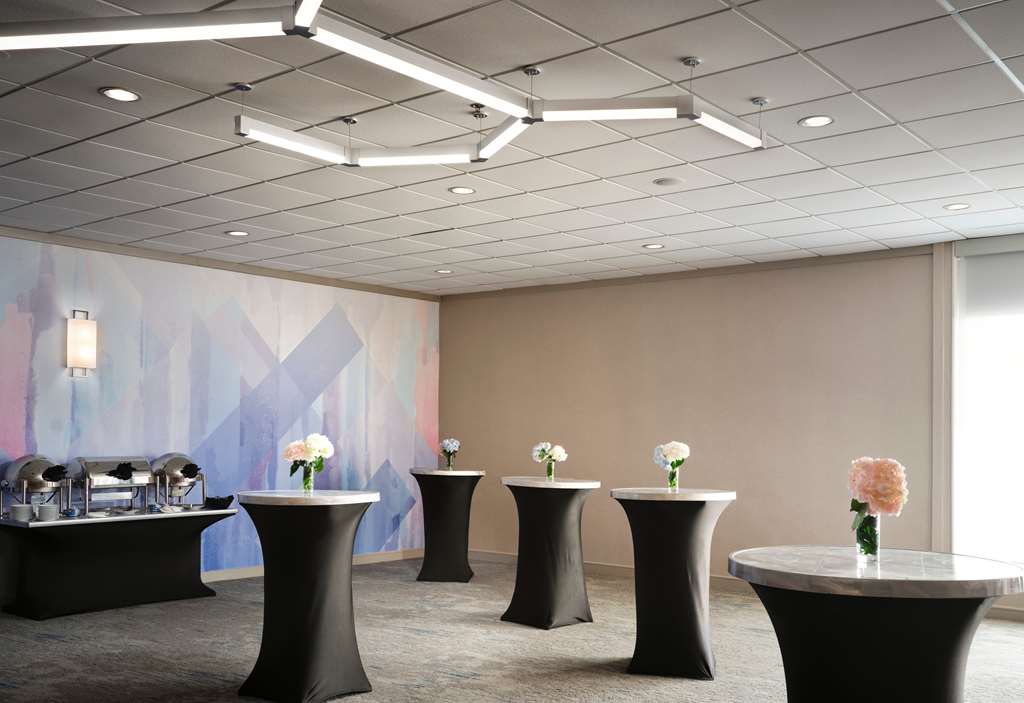 Фото Hilton Garden Inn Boston-Burlington