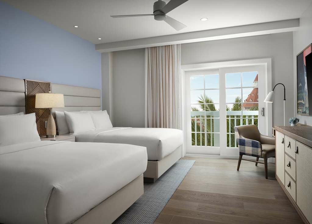 Фото Beach Village at The Del, Curio Collection by Hilton