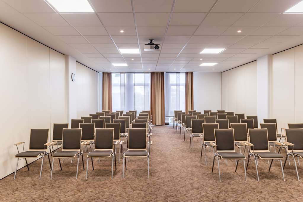 Фото Park Inn by Radisson Göttingen