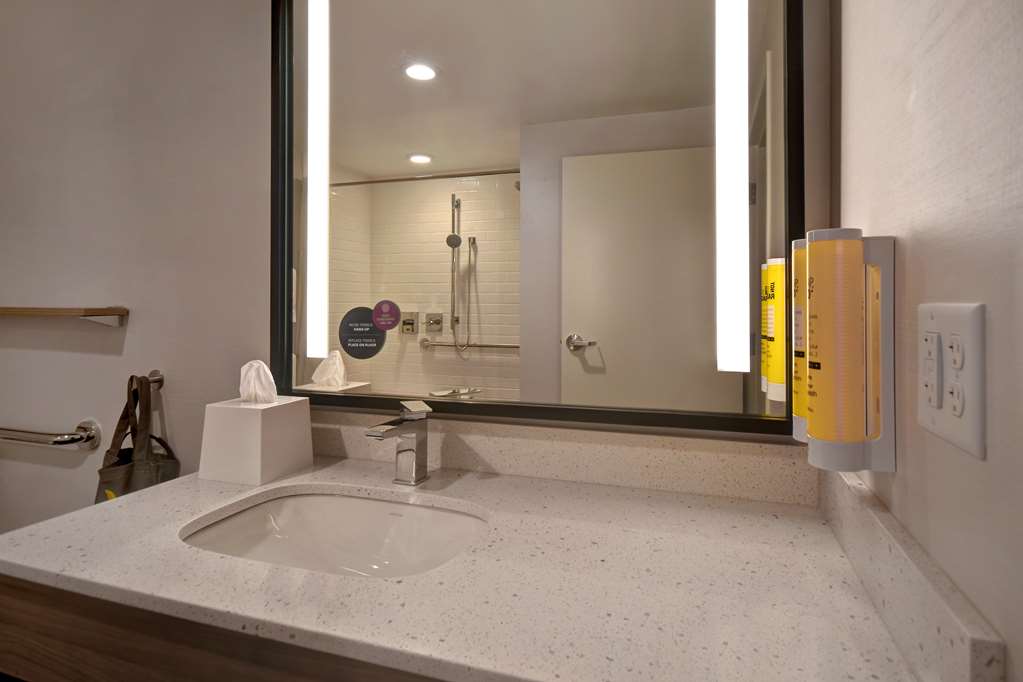 Фото Tru by Hilton Manchester Downtown