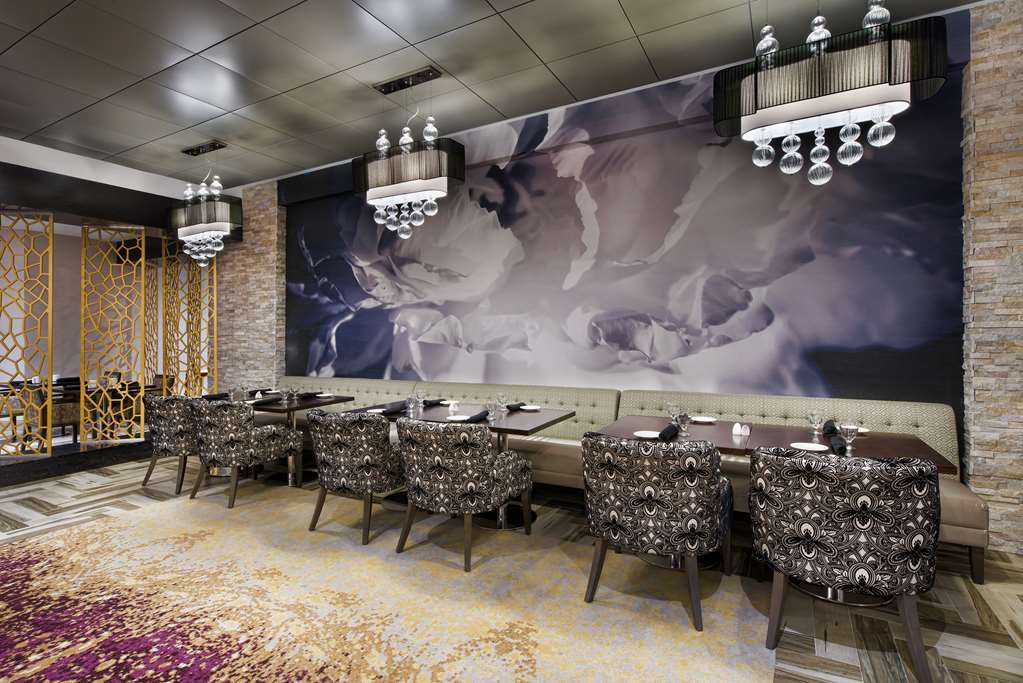 Фото DoubleTree by Hilton Hotel Orlando East - Ucf Area