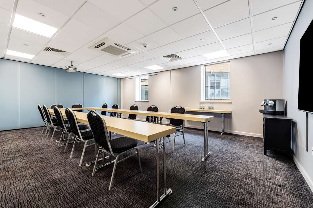 Фото Park Inn by Radisson Peterborough