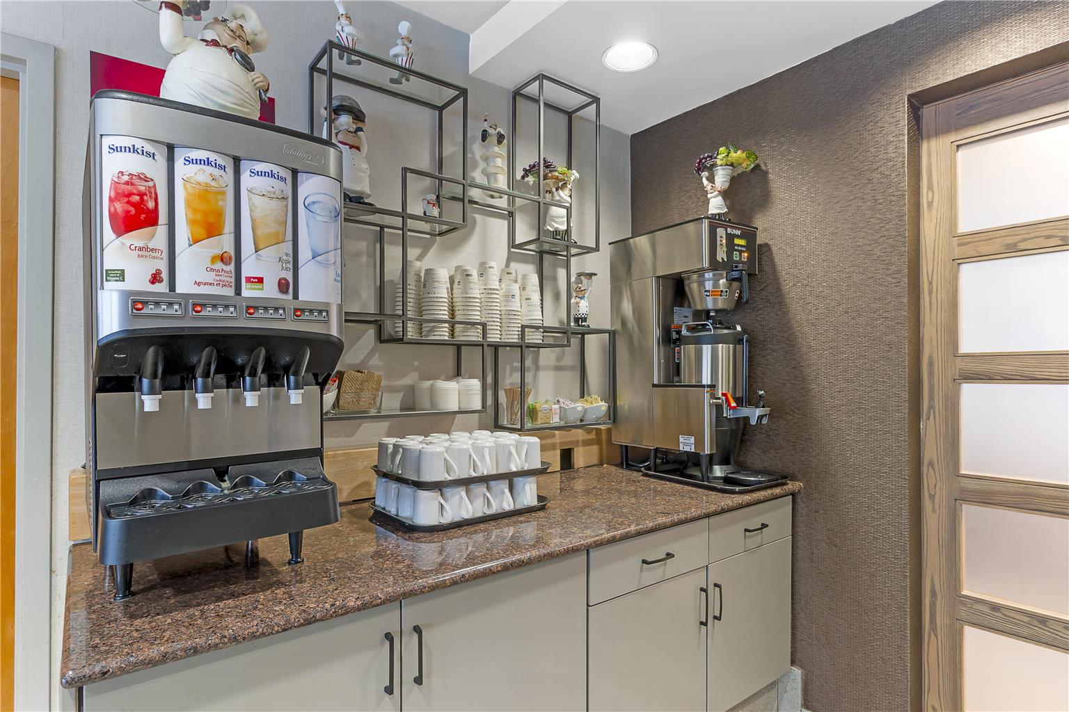 Фото Best Western Plus Pembina Inn & Suites