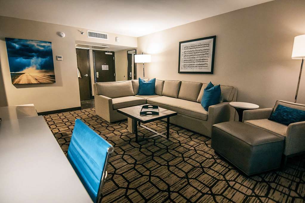 Фото DoubleTree by Hilton Lubbock University Area