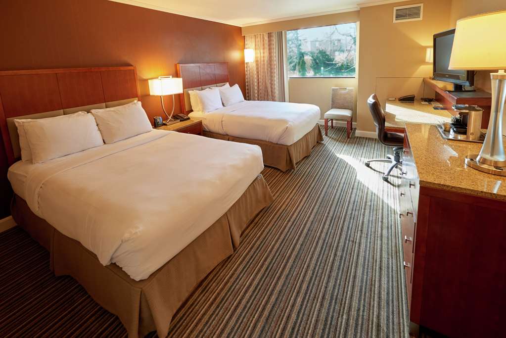 Фото DoubleTree by Hilton Hotel Akron Fairlawn