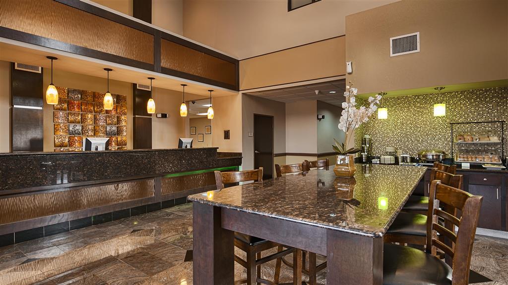 Фото Best Western Bayou Inn & Suites