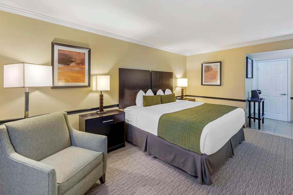 Фото Best Western Canoga Park Motor Inn