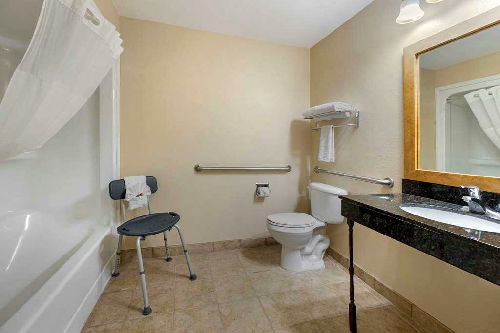 Фото Best Western Plus Country Inn & Suites