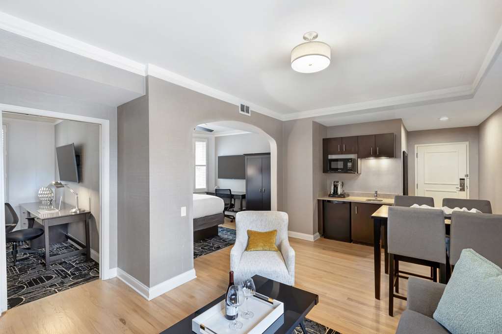 Фото Best Western Plus Hawthorne Terrace Hotel