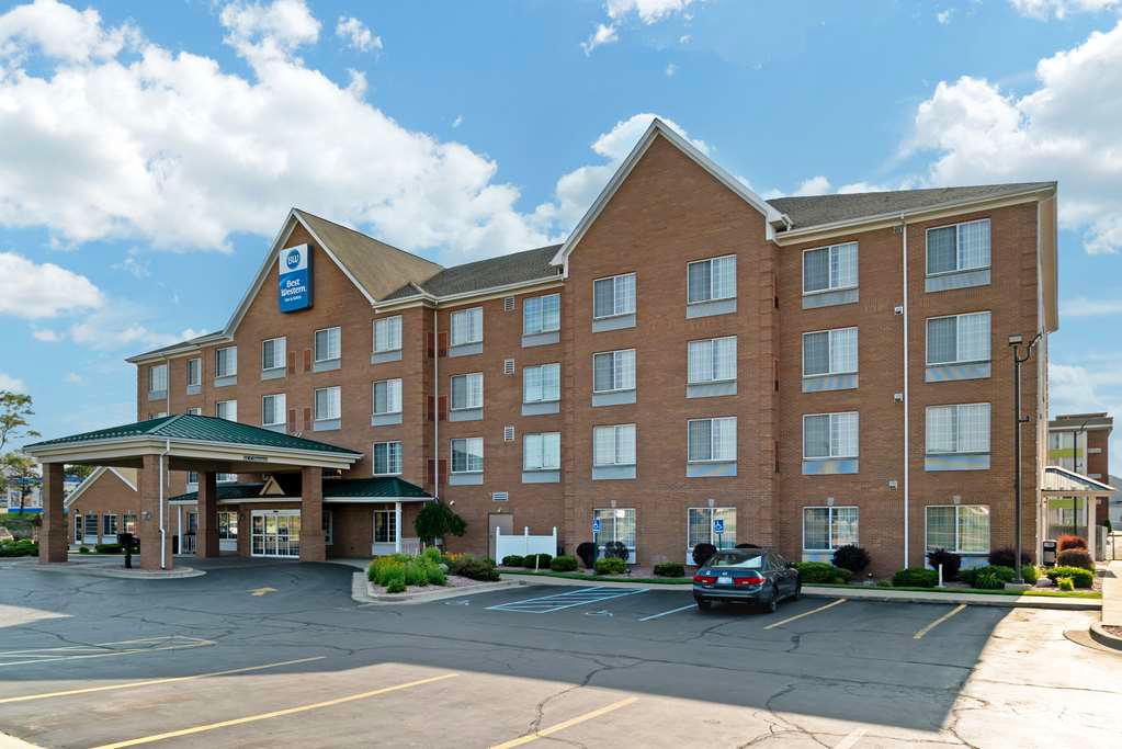 Фото Best Western Executive Inn & Suites