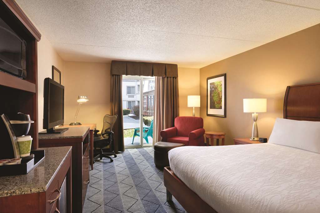 Фото Hilton Garden Inn Lancaster