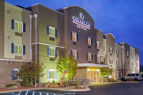Гостиница Candlewood Suites Milwaukee Airport, an Ihg Hotel в Ок Крике