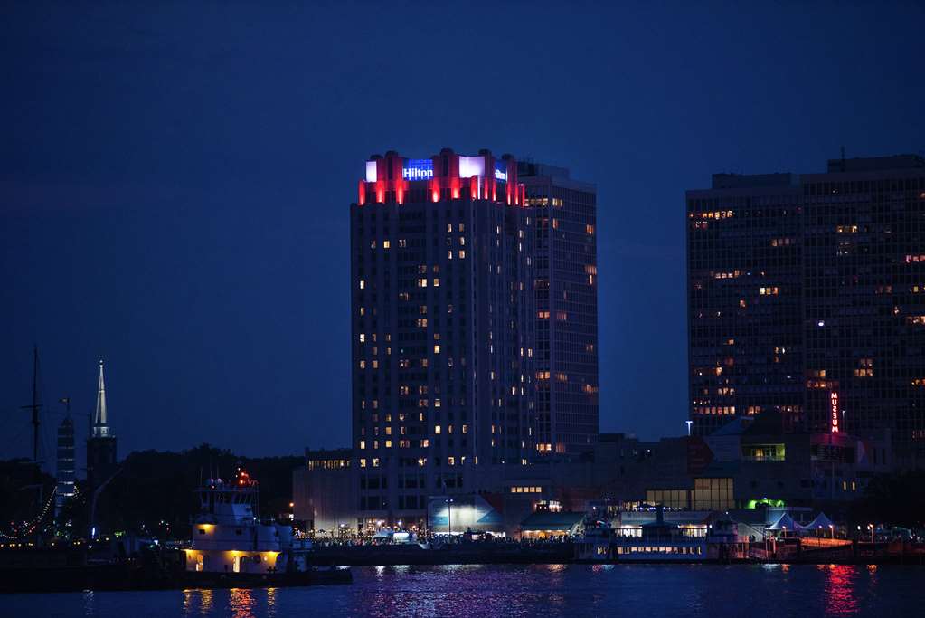 Фото Hilton Philadelphia at Penn's Landing