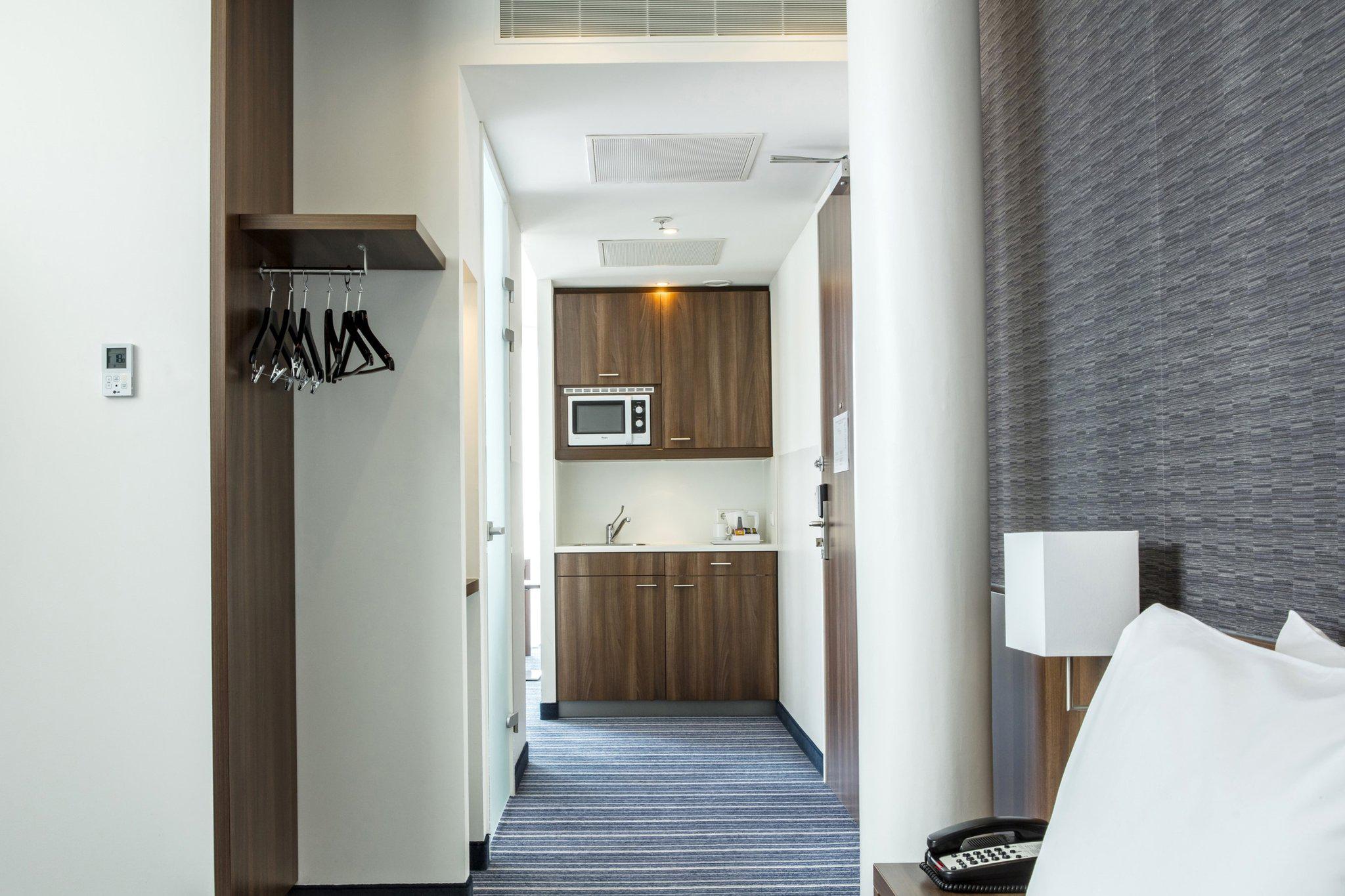 Фото Holiday Inn Express Rotterdam - Central Station