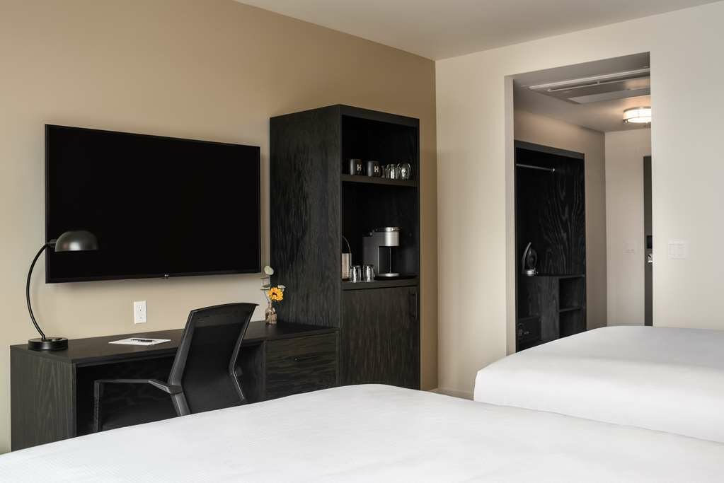 Фото Holman Riverfront Park Hotel Salem, Tapestry by Hilton